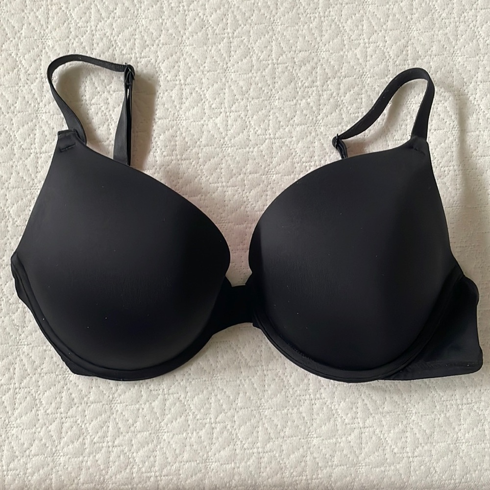 Black push-up bra from Victorias Secret PINK